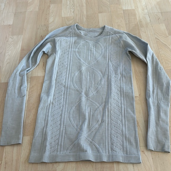 🍋Lululemon Restless Pullover - Picture 2 of 5